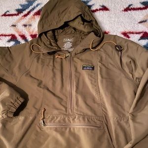 LL Bean pull over wind breaker